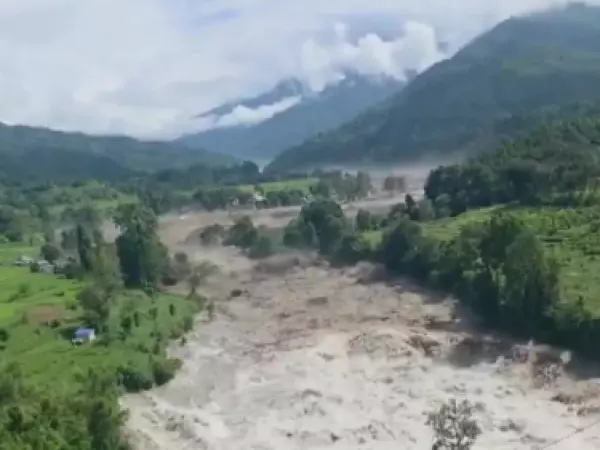 353 muertos y más de 1.300 desaparecidos: ¿Qué provocó la tragedia en Nepal?