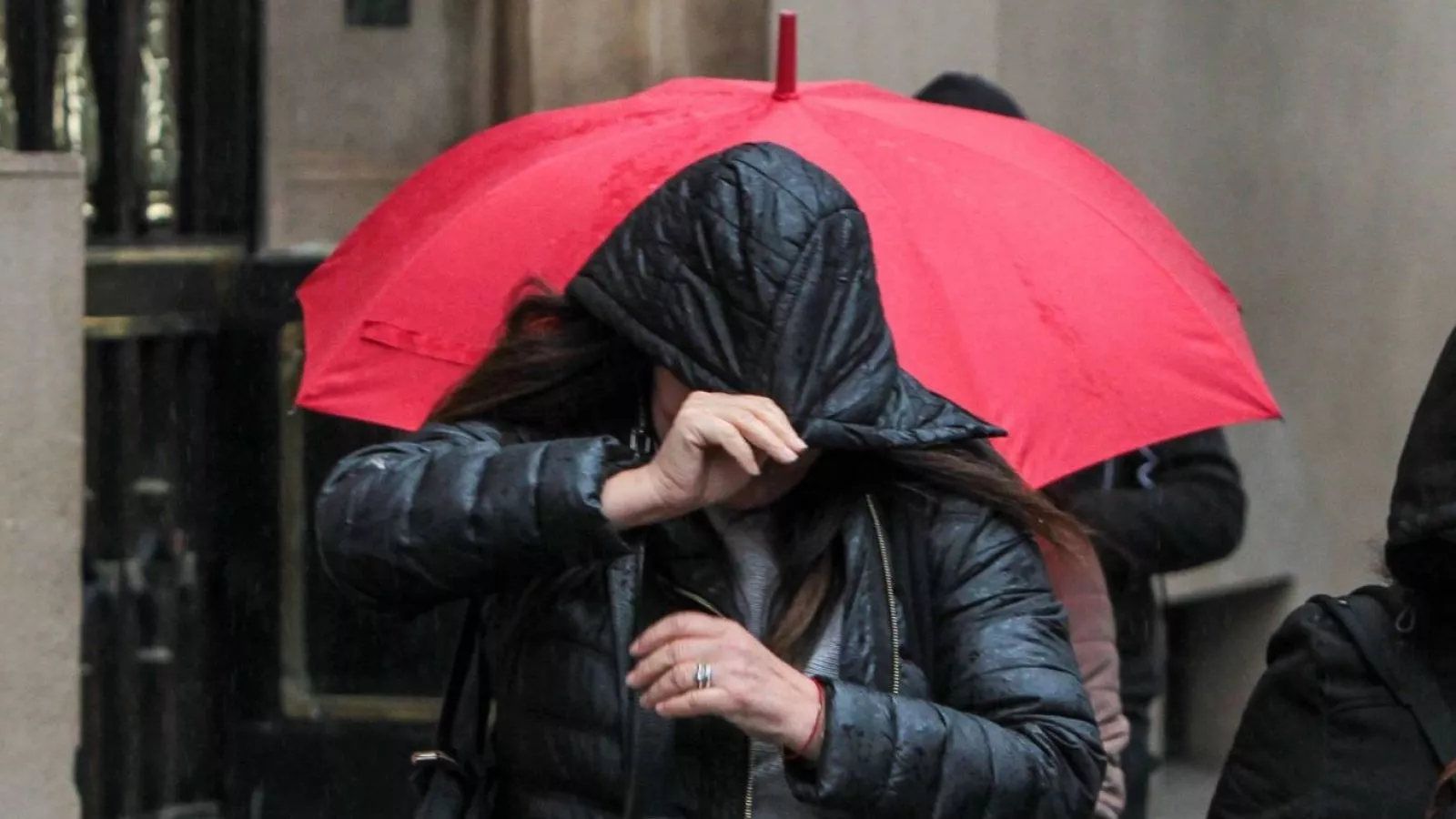 Lluvia en Santiago este jueves: ¿En qué sectores de la RM se esperan chubascos?