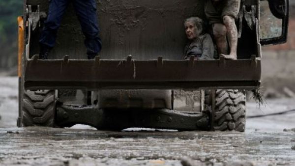 <p>Nepal busca a más de 1.000 desaparecidos tras devastador aluvión</p>Nepal busca a más de 1.000 desaparecidos tras devastador aluvión

