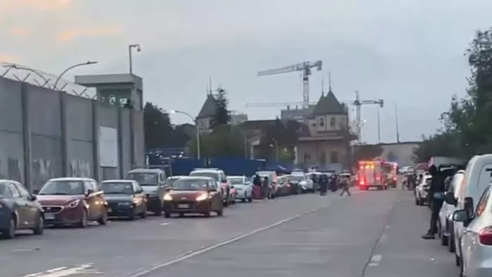 Emergencia en Santiago I: fuego afectó sector de lavandería del recinto