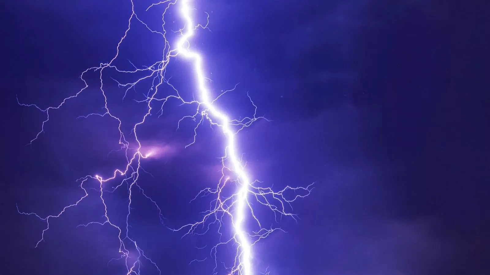 Meteorología emite alerta por tormentas eléctricas: estas son las regiones afectadas