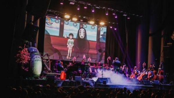 <p>Studio Ghibli llega a Santiago con concierto sinfónico inspirado en sus películas más icónicas</p>Studio Ghibli llega a Santiago con concierto sinfónico inspirado en sus películas más icónicas
