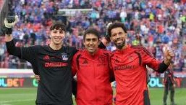 ¿Maureira o Vozinha?: Fernando Ortiz ya definió al arquero titular para recibir a Audax Italiano
