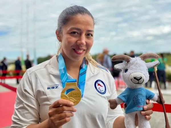 Katherinne Wollermann conquista el tricampeonato mundial de Para Canotaje