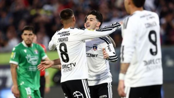 ¡Show de goles en el Monumental! Colo Colo golea a Audax Italiano y se escapa a 16 puntos de la U
