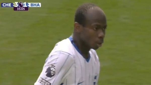 Debutó con un gol en la Premier League y todos quedaron impactados al conocer su edad
