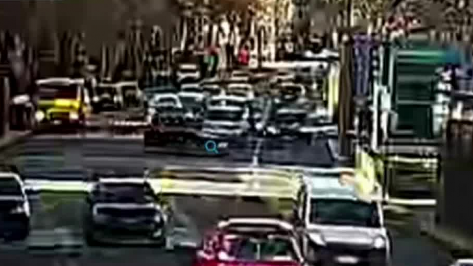 <p>Conductor realizó peligroso viraje en Providencia y terminó provocando choque y atropello</p>
