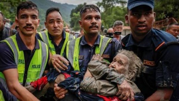 <p>Nepal supera las 1.000 muertes por inundaciones mientras continúan los rescates en zonas aisladas</p>Nepal supera las 1.000 muertes por inundaciones mientras continúan los rescates en zonas aisladas
