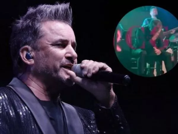 Douglas rompe en llanto durante show tras quiebre con Ana Sol Romero