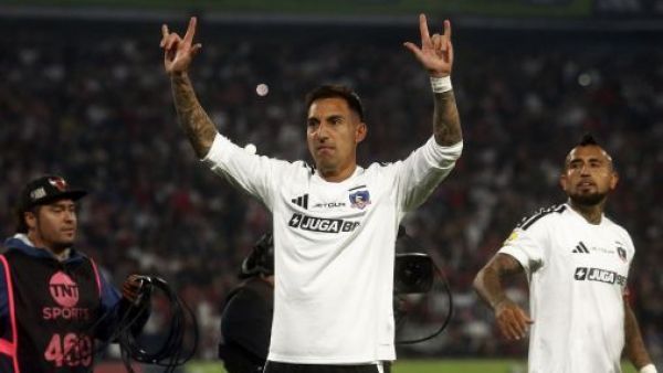 Golpe para Colo Colo: Javier Correa es castigado por gestos en el Superclásico
