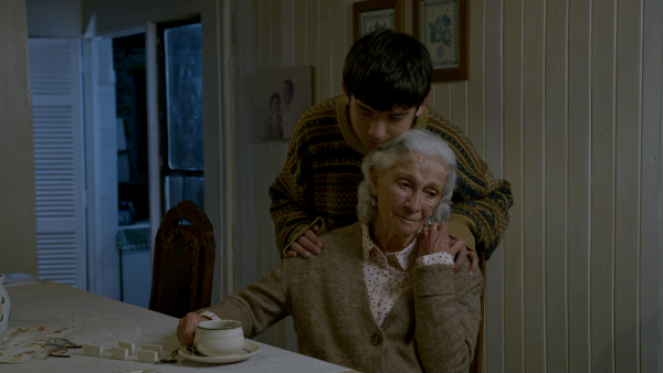 Luz Jiménez protagoniza emotivo cortometraje sobre la vejez y la desprotección juvenil en Chile
