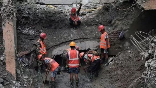 Tragedia en Nepal: superviviente relata cómo escapó de un túnel afectado por las inundaciones