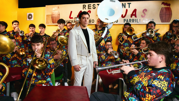 Gepe estrena la nueva versión de "BOMBA CHAYA" junto a Fuerza Maestra
