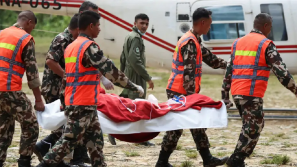 <p>Nepal reporta dos rescates en un túnel a 10 días de la riada</p>Nepal reporta dos rescates en un túnel a 10 días de la riada
