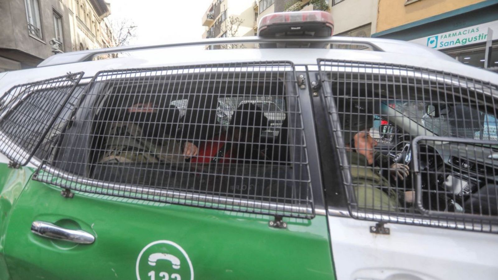 <p>Dos adolescentes son detenidos tras ataque a alumno de 13 años en colegio de La Serena</p>
