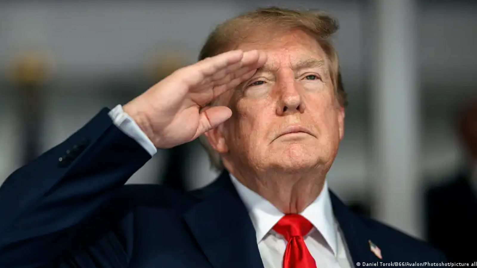 <p>Trump presenta el uniforme de la Fuerza Espacial entre críticas por su parecido con uniformes nazis</p>
