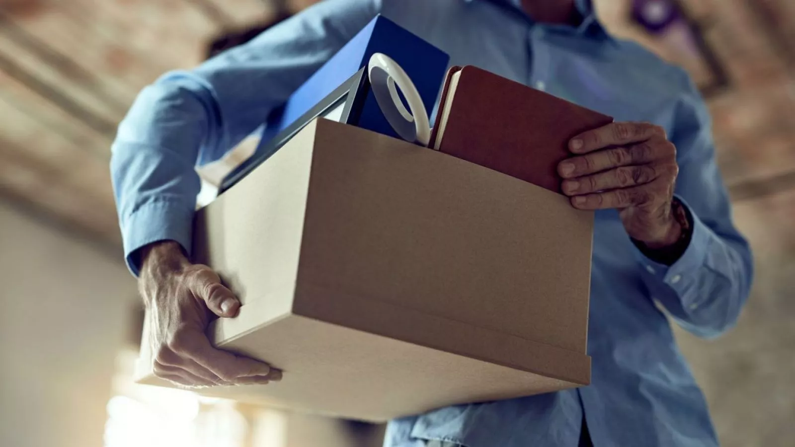 ¿Te despidieron y luego viste tu cargo publicado? Qué hacer antes de firmar