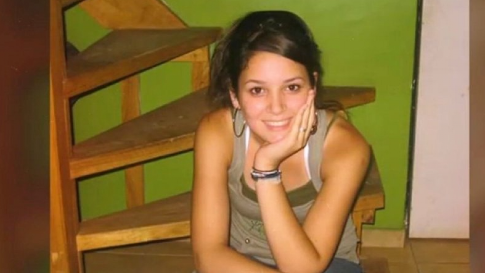 <p>Madre de Mariana Sepúlveda apunta a posible obsesión y cuestiona confesión de exvecino</p>
