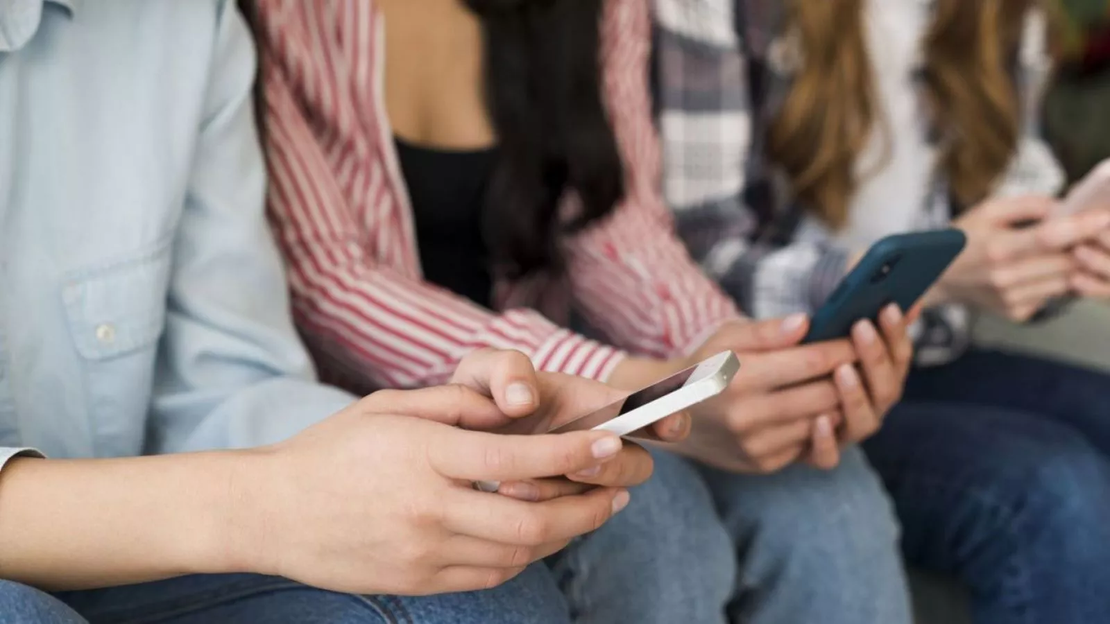 La lectura de los adolescentes cae al nivel más bajo de este siglo debido al uso de las pantallas