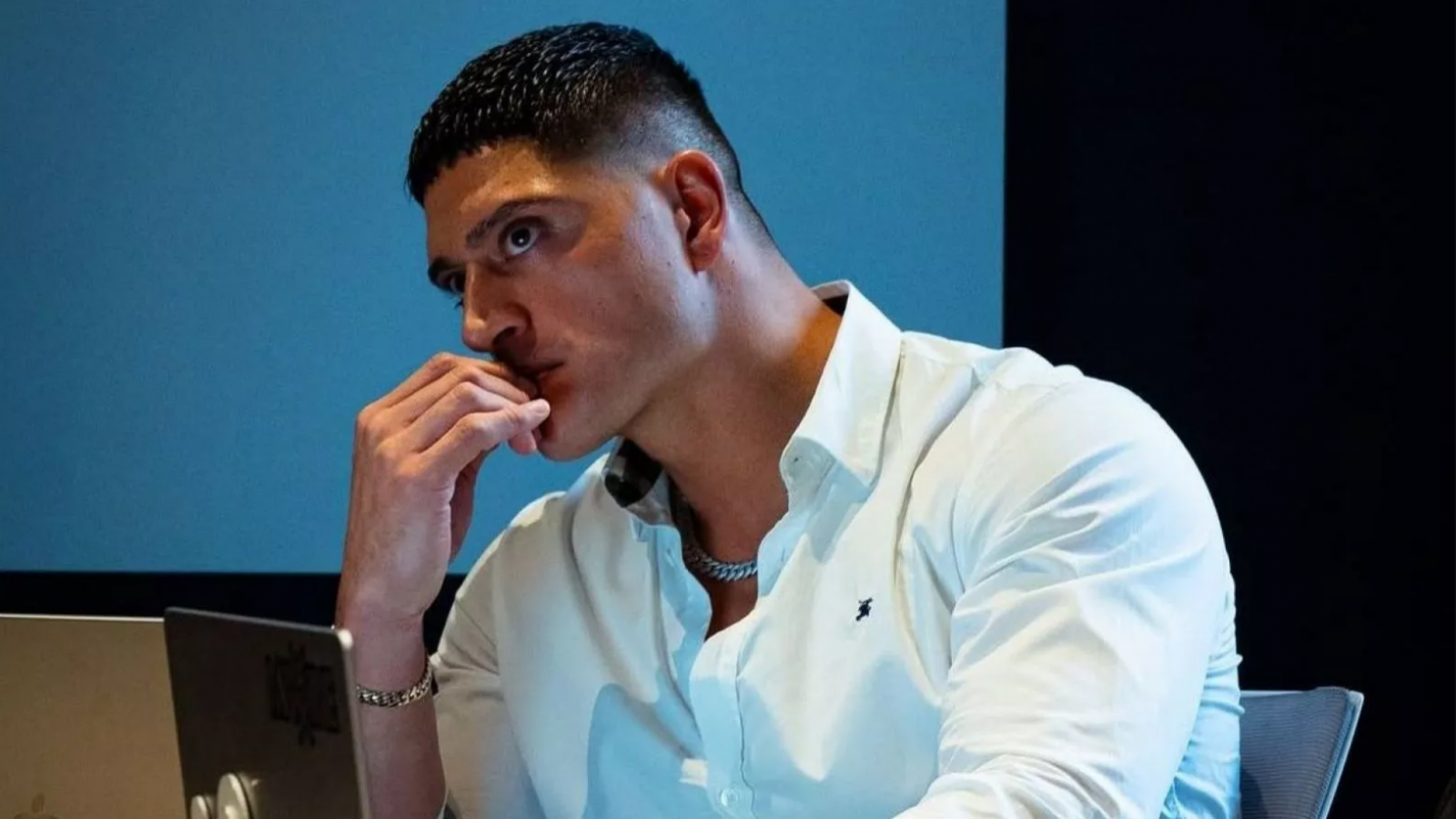 "No me castiguen...": Sammis Reyes se defiende tras ser vinculado con gimnasio allanado por tráfico de drogas
