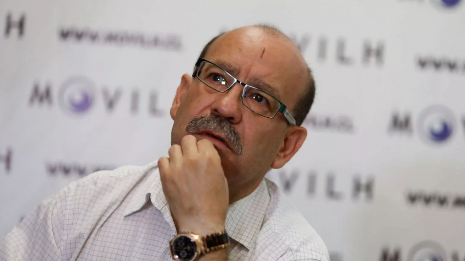 Fundador del Movilh, Rolando Jiménez, sufre atropello en Providencia: Conductor se dio a la fuga
