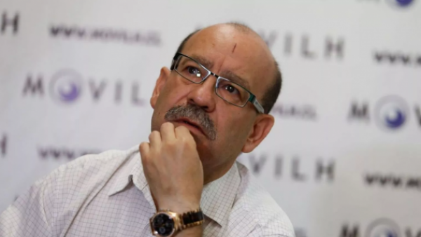 Fundador del Movilh, Rolando Jiménez, sufre atropello en Providencia: Conductor se dio a la fuga
