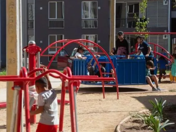 Precio de viviendas en Chile sube 299% en 16 años y supera con creces al alza de los sueldos