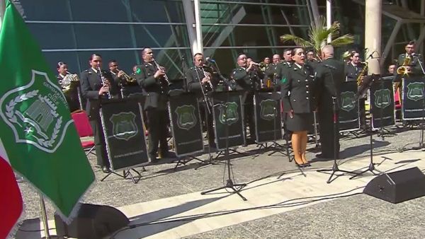 Gendarmería de Chile interpreta su himno institucional en la Parada Musical de TVN
