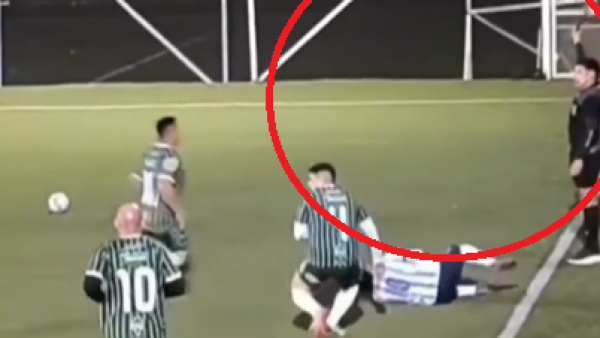 "Expulsado de por vida": La dura sanción a futbolista tras brutal agresión
