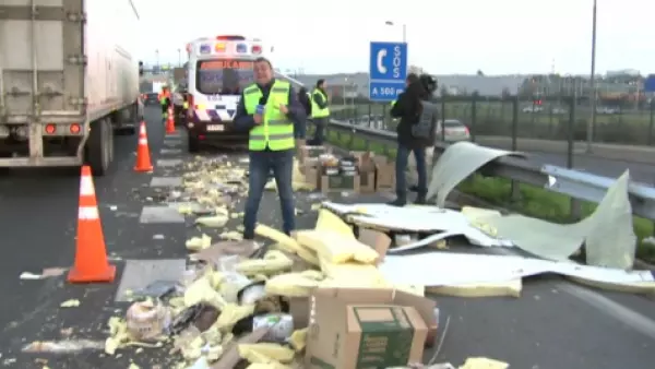 Camión que transportaba tortas sufrió accidente tras frustrar encerrona en plena autopista