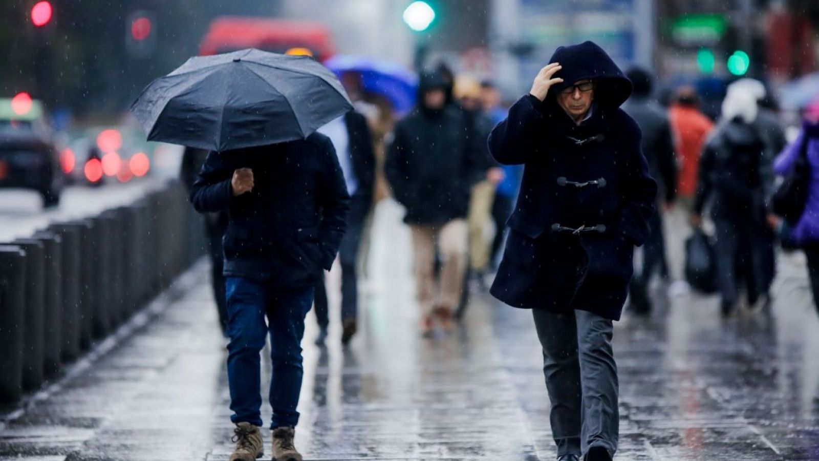 <p>Santiago tendrá tres días de lluvias: revisa los horarios y cuánto podría caer</p>
