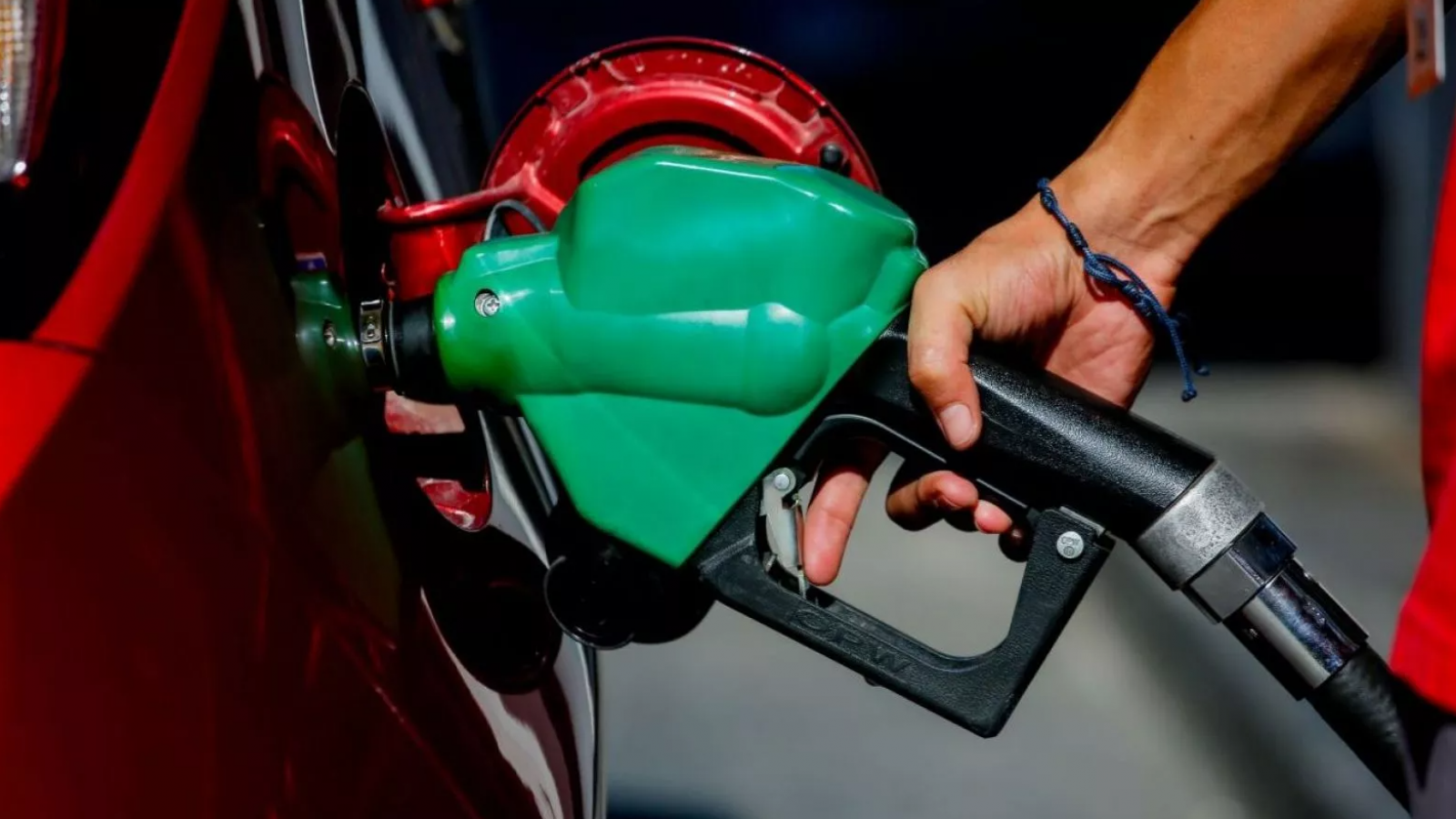Enap confirma fuerte alza en las bencinas y el diésel a partir de este jueves
