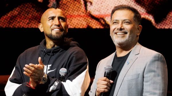 "Sabía que iba a pasar esto": la imagen que emocionó a Arturo Vidal en pleno homenaje a Mirko Jozic
