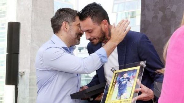 "Si Mauricio Pinilla hubiese sido un extranjero, lo estarían idolatrando aunque no fuera Pavarotti"
