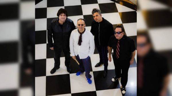 <p>Los Tres y Claudio Narea se suman a Santiago Rocks 2026</p>Los Tres y Claudio Narea se suman a Santiago Rocks 2026
