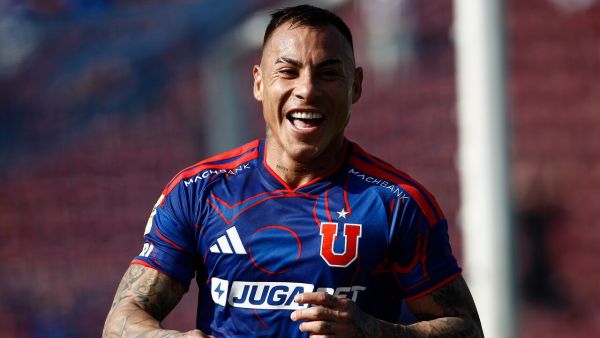 El nuevo sueldo que Universidad de Chile le ofrece a Eduardo Vargas
