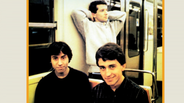 Los Prisioneros celebran 40 años de "Pateando Piedras", el disco que redefinió el rock latinoamericano
