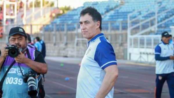 "Poner término al ciclo": Polémica en el fútbol chileno por nuevo técnico despedido

