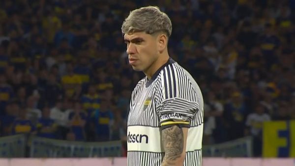 Carlos Palacios vuelve a ser titular en Boca Juniors y así reaccionaron los hinchas
