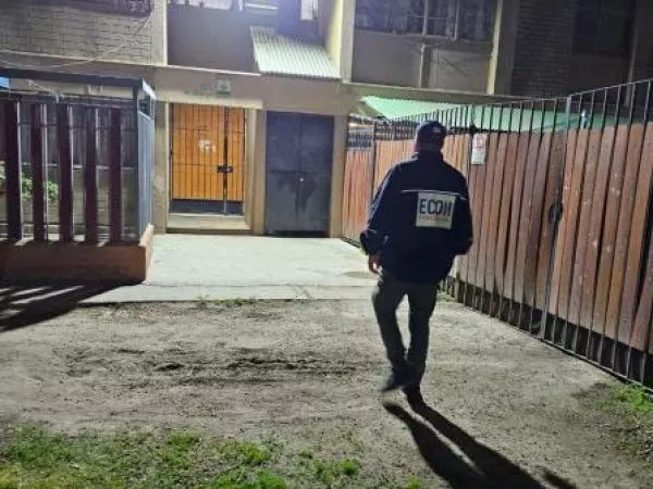 Hombre muere tras recibir múltiples disparos al interior de block en Pudahuel