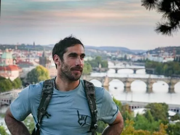 Pedro Astorga preocupa en redes sociales y luego revela el motivo: “Así quedé”