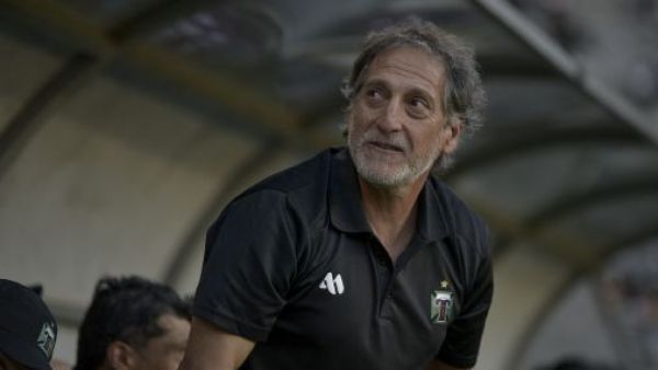 La nueva oportunidad de Mario Salas en el fútbol chileno: "Es una persona que conoce bien la división"

