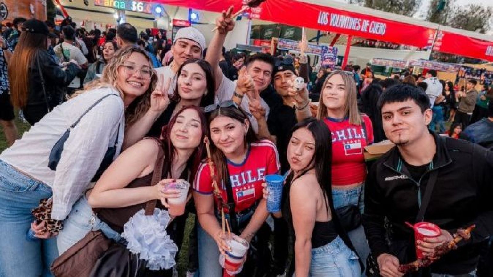 ¡Empezó el carrete en el Parque O´Higgins! Fiesta, cueca y música marcaron el debut de La Gran Fonda de Chile 2026
