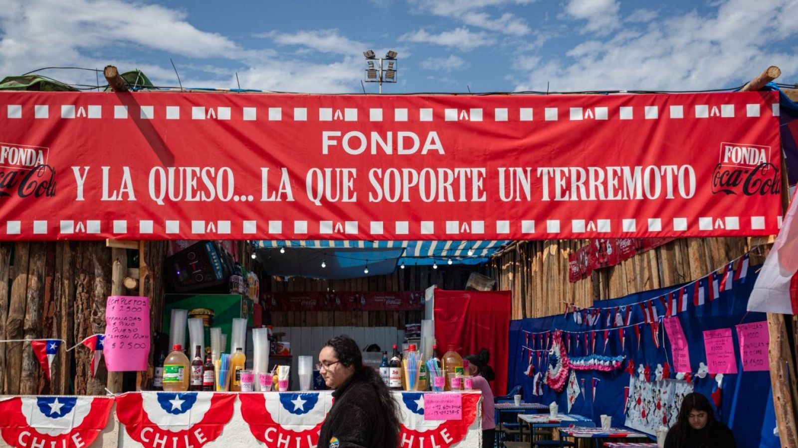 Farándula, memes y picardía: Estos son los nombres más llamativos de las fondas en Fiestas Patrias
