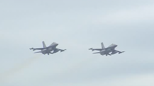 Parada Militar 2026: Así fue el imponente sobrevuelo de los cazas F-16 de la Fuerza Aérea de Chile
