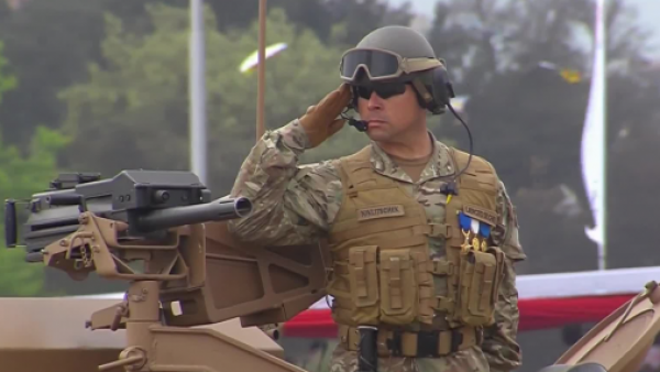 Así fue el paso de los carros Mowag en la Parada Militar 2026

