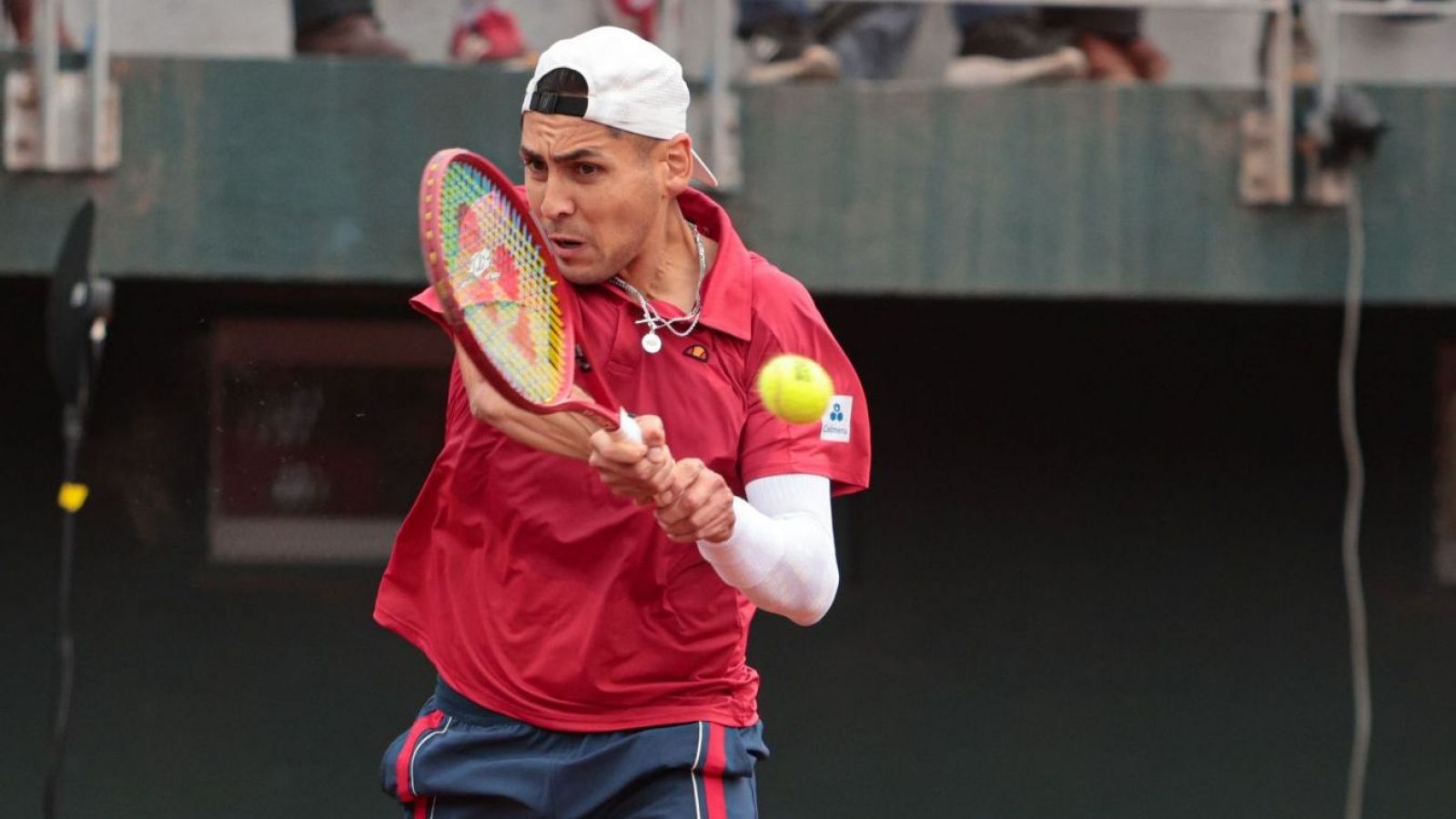 Derrota de Alejandro Tabilo complica a Chile en la serie contra España por la Copa Davis
