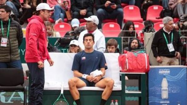 Dura derrota en el Estadio Nacional: Cristian Garin ante Jódar y Chile queda 0-2 abajo ante España