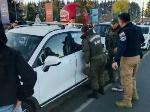 Encuentran a niño inconsciente dentro de un auto durante las Fiestas Patrias en Temuco