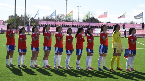 Emotivo momento: La Roja Femenina cantó el Himno a capela antes de la gran final